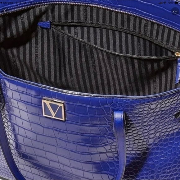 VICTORIA SECRET Carry All Sapphire Croc Tote. - Picture 3 of 6